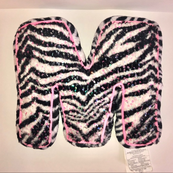 JUSTICE “M” PILLOW - Picture 1 of 5